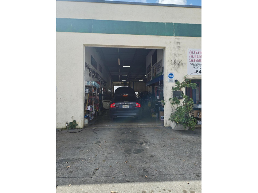Established &amp; Profitable Automotive Repair Shop in West Palm - photo 5