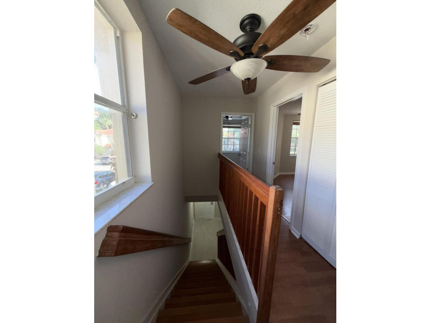 Beautifully updated corner-unit townhome in the desirable Summit - photo 12