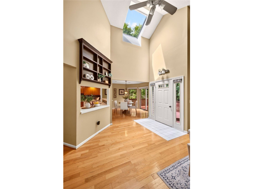 Welcome to 15 Foxborough Lane! This beautifully maintained - photo 15