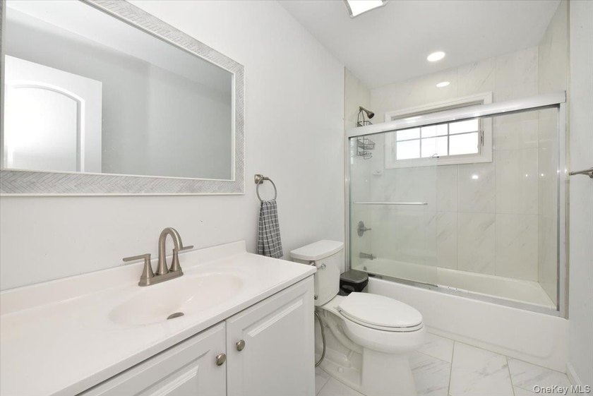 Introducing a meticulously renovated and fully remodeled luxury - photo 30