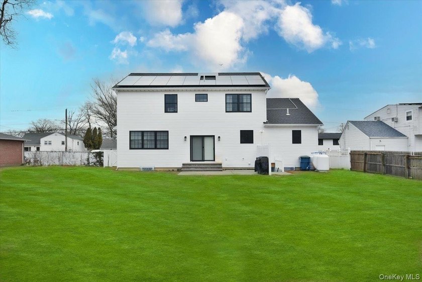 Introducing a meticulously renovated and fully remodeled luxury - photo 34