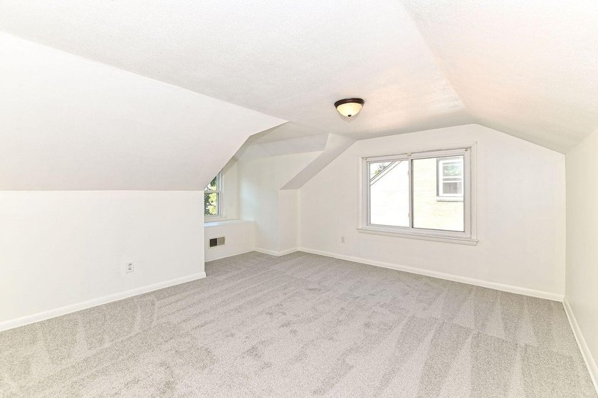 Welcome home to this beautifully updated 3 BDRM, 2-bath - photo 13