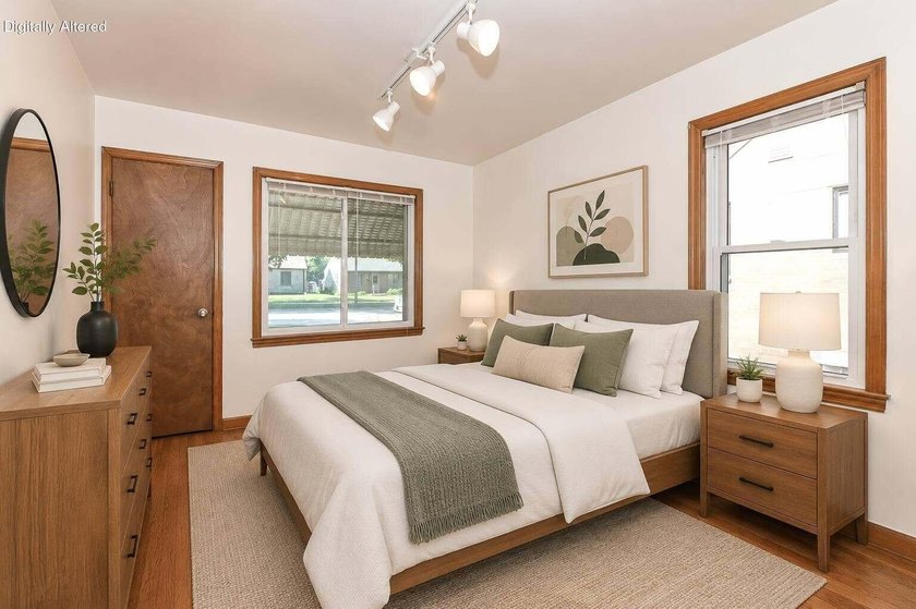 Welcome home to this beautifully updated 3 BDRM, 2-bath - photo 16