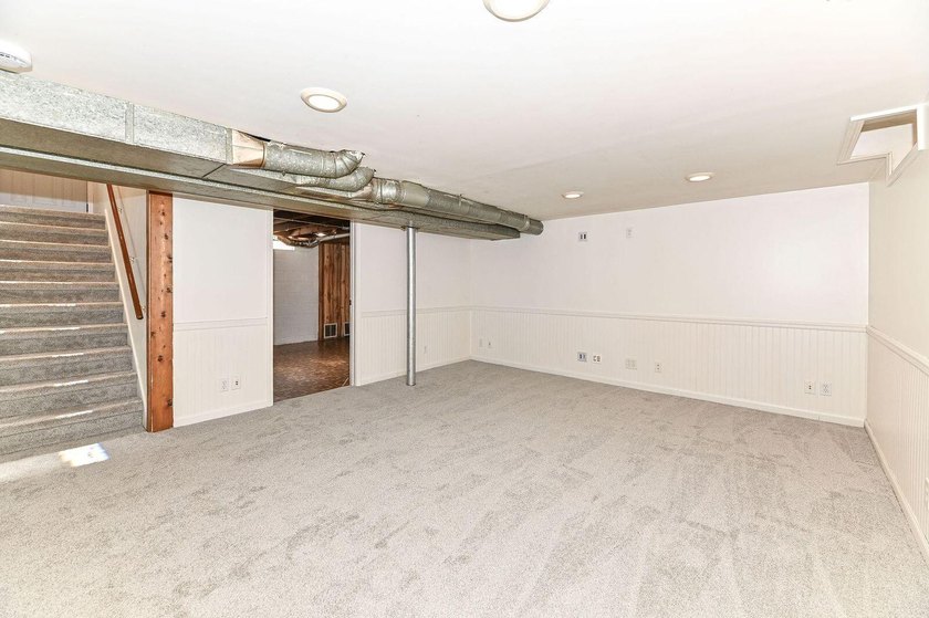 Welcome home to this beautifully updated 3 BDRM, 2-bath - photo 20