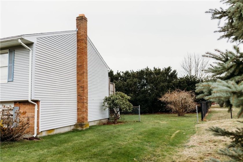 Well maintained home in a very desirable location. Main level - photo 5