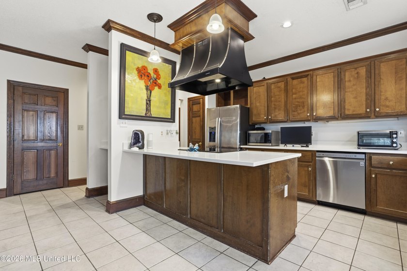 Properties like this with such warmth and character don't come - photo 11