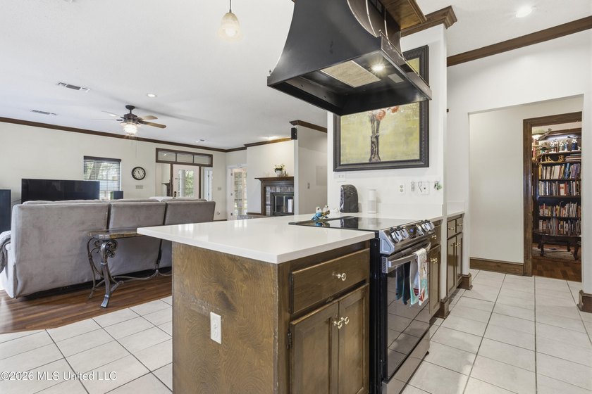 Properties like this with such warmth and character don't come - photo 13