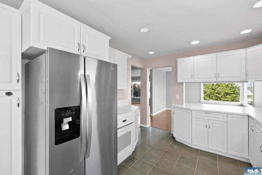 This Classic Cherry Hill home is a delight! Great layout with - photo 17