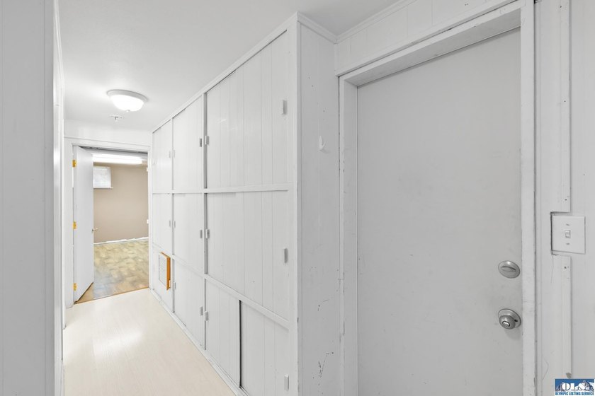 This Classic Cherry Hill home is a delight! Great layout with - photo 25