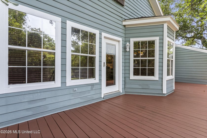 Properties like this with such warmth and character don't come - photo 35