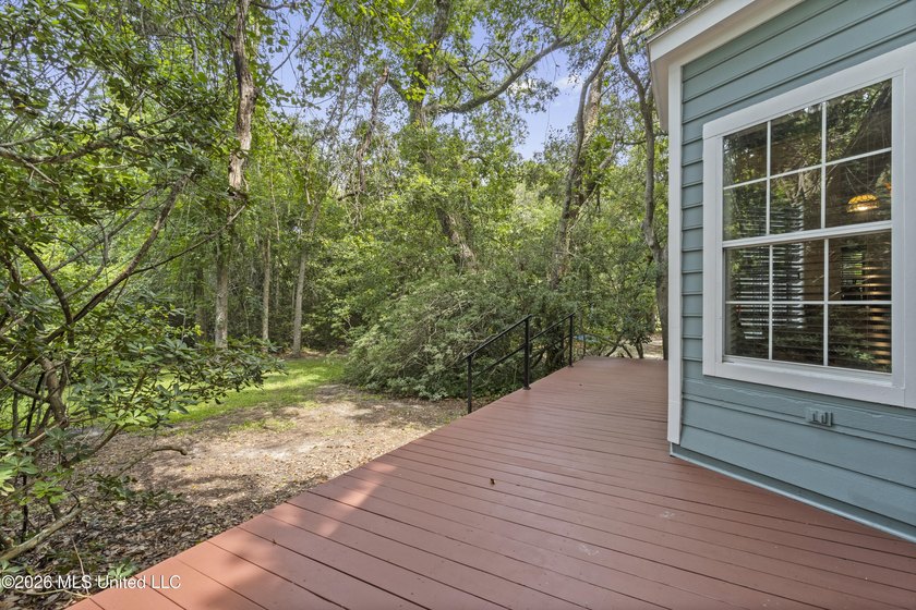 Properties like this with such warmth and character don't come - photo 36