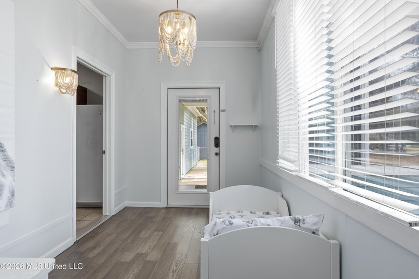 Properties like this with such warmth and character don't come - photo 38