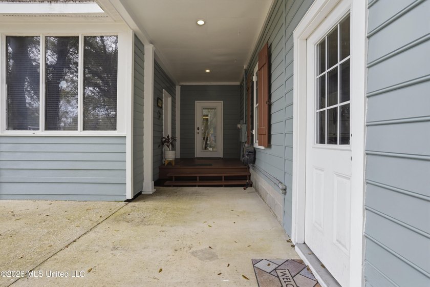 Properties like this with such warmth and character don't come - photo 50