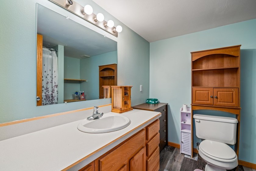 Welcome to 1216 Gardenia Drive, a well-maintained split-level - photo 12