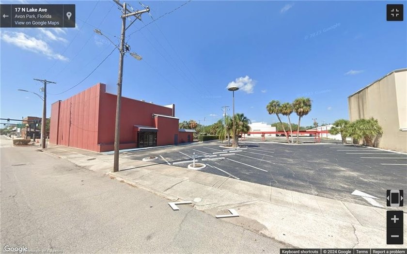 2 Story 10,966 SF Bank Building at traffic light West Main &amp; - photo 5