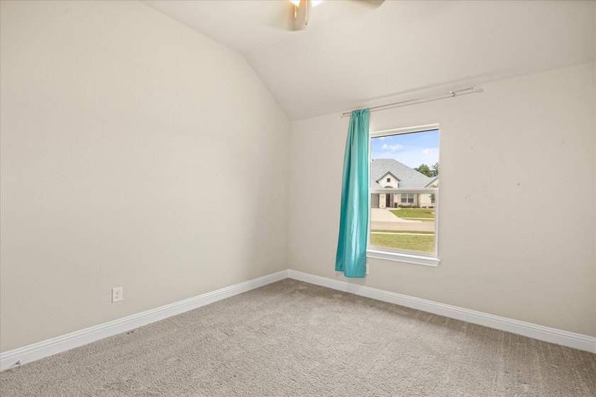 Discover the perfect blend of modern elegance and small-town - photo 22
