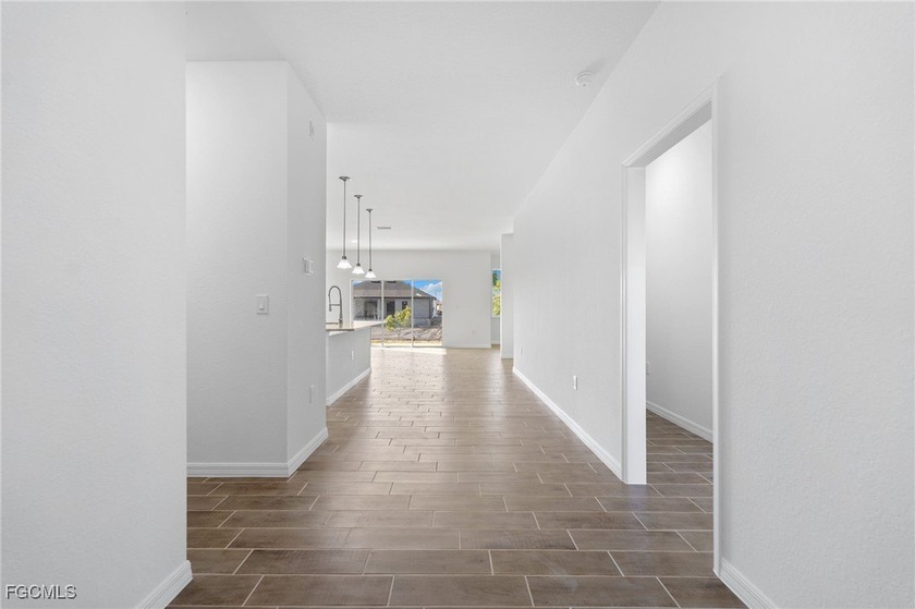 Brand new construction located on a freshwater canal in a highly - photo 5