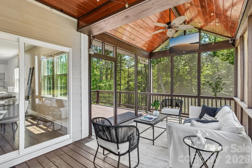 Welcome to The Palisades, one of Charlotte's premier - photo 17