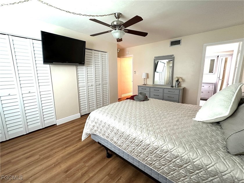 Looking for that fresh vibrant *move-in ready* energy? A RARE - photo 17