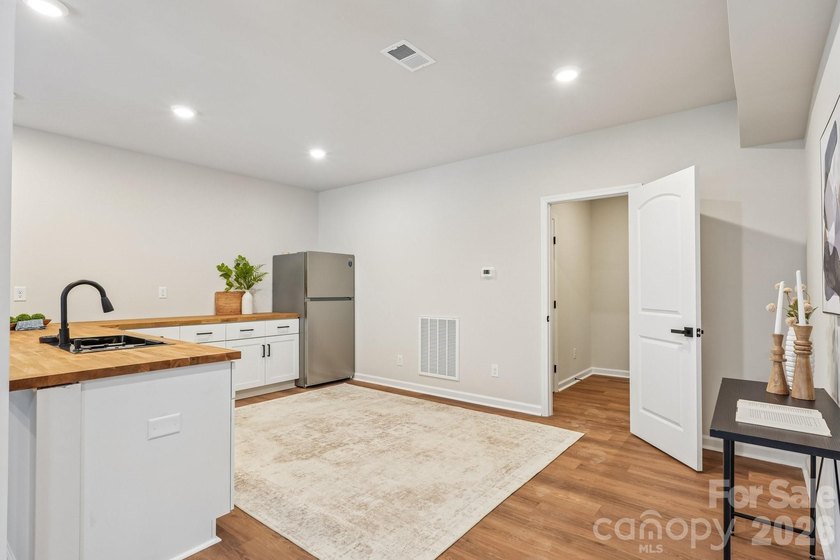 Welcome to The Palisades, one of Charlotte's premier - photo 35