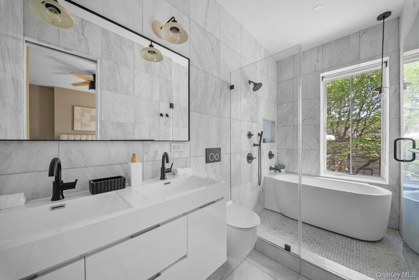 Set along a charming, tree-lined stretch of Bedford-Stuyvesant - photo 8