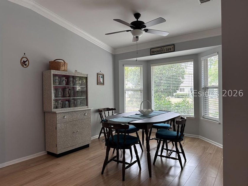 Nestled on a quite cul-de-sac, this sunny two bedroom, two bath - photo 10
