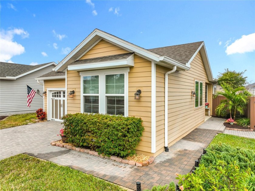 MOTIVATED SELLER!  LOW OR NO ELECTRIC BILL!!!!
Resort-Style - photo 2