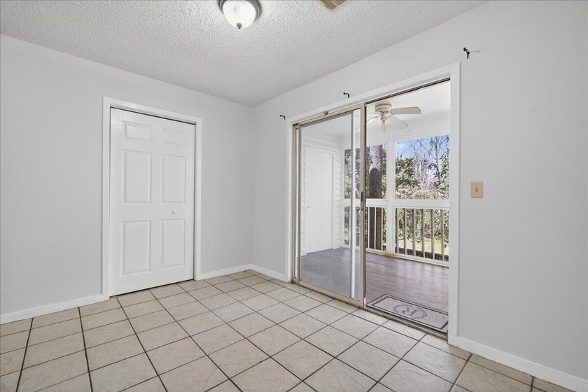 Welcome to this spacious unit located in the heart of North - photo 7