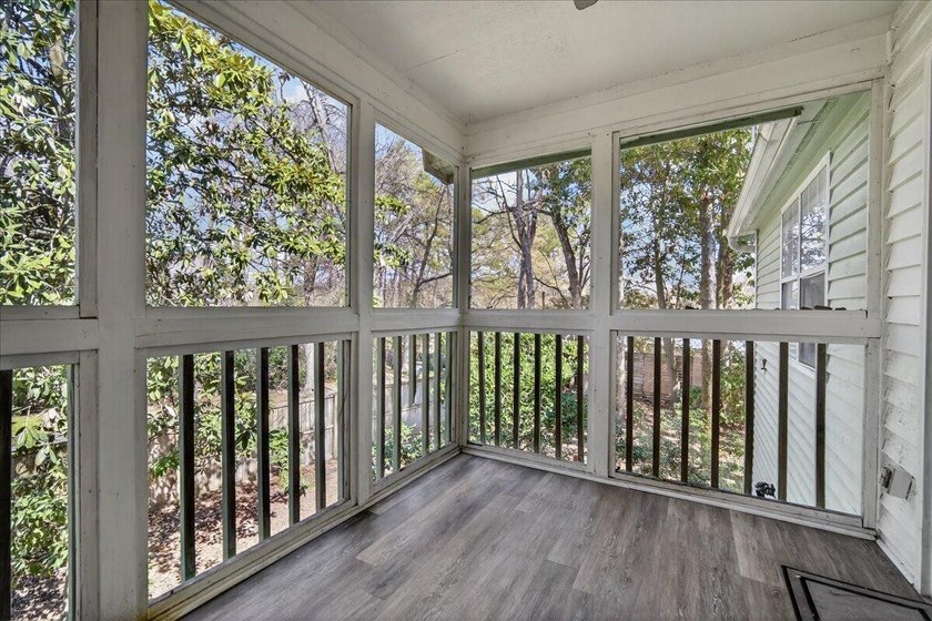 Welcome to this spacious unit located in the heart of North - photo 9