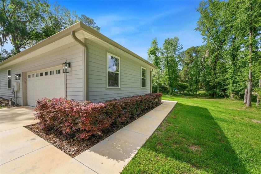 Under contract-accepting backup offers. Welcome to one of - photo 13