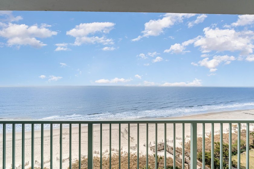 Welcome to Sand Dunes! This efficiency, direct oceanfront condo - photo 4