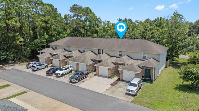 Move-in ready and ideally located, this beautifully maintained - photo 2