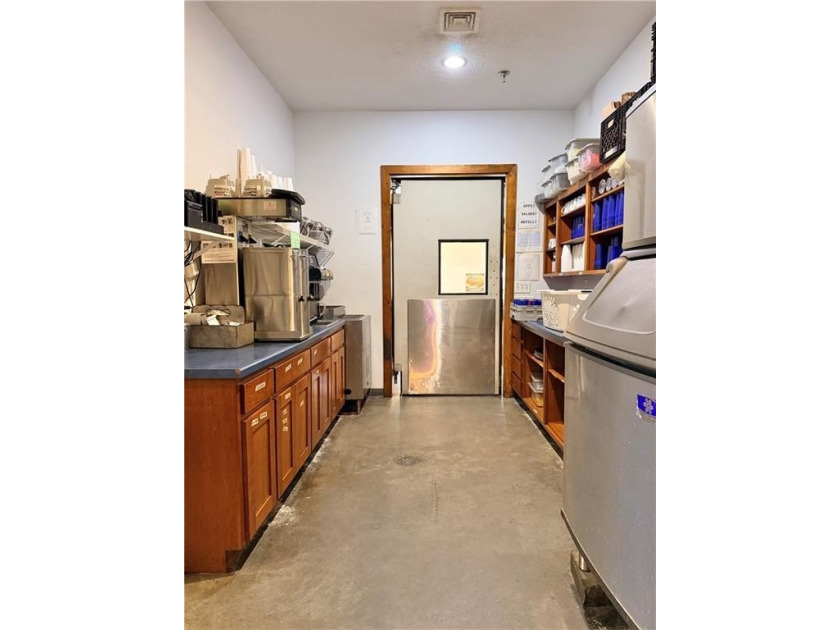 Turn-Key Restaurant &amp; Lounge Opportunity in Northwest Missouri! - photo 46