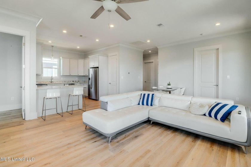 Stunning 6-year-old custom home sits on an oversized lot just - photo 4