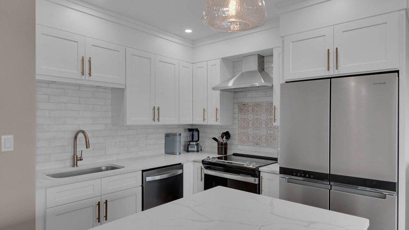 Exquisite ground-level, 1 bedroom Gulf-front Emerald Hill condo - photo 10