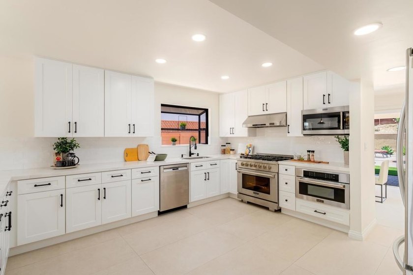 5736 Soledad Mountain Rd - photo 3