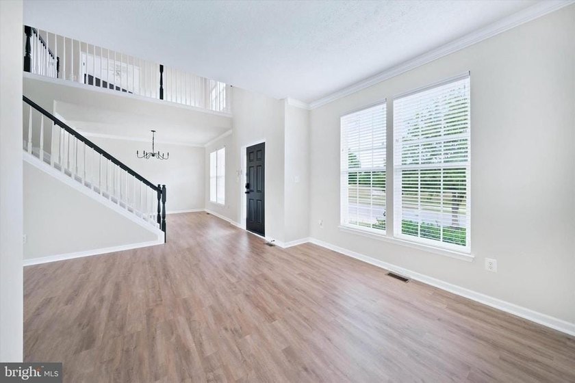 ***Solar panel is owned***Welcome to the sought after Middletown - photo 3