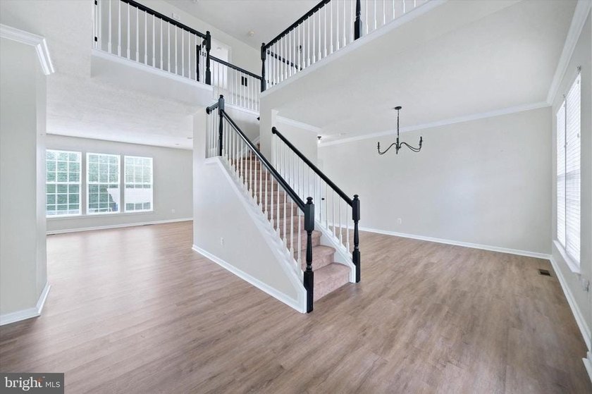 ***Solar panel is owned***Welcome to the sought after Middletown - photo 4