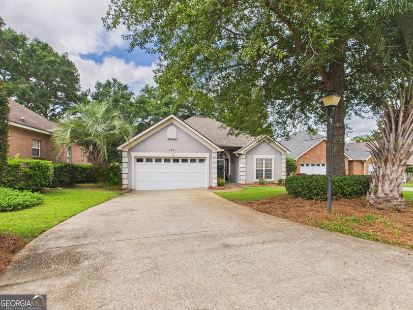 Welcome home to this beautiful 2-bedroom, 2-bath residence in - photo 2