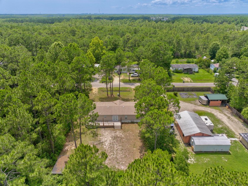 Spacious 5-bedroom, 3-bath mobile home built in 2017, offering - photo 3