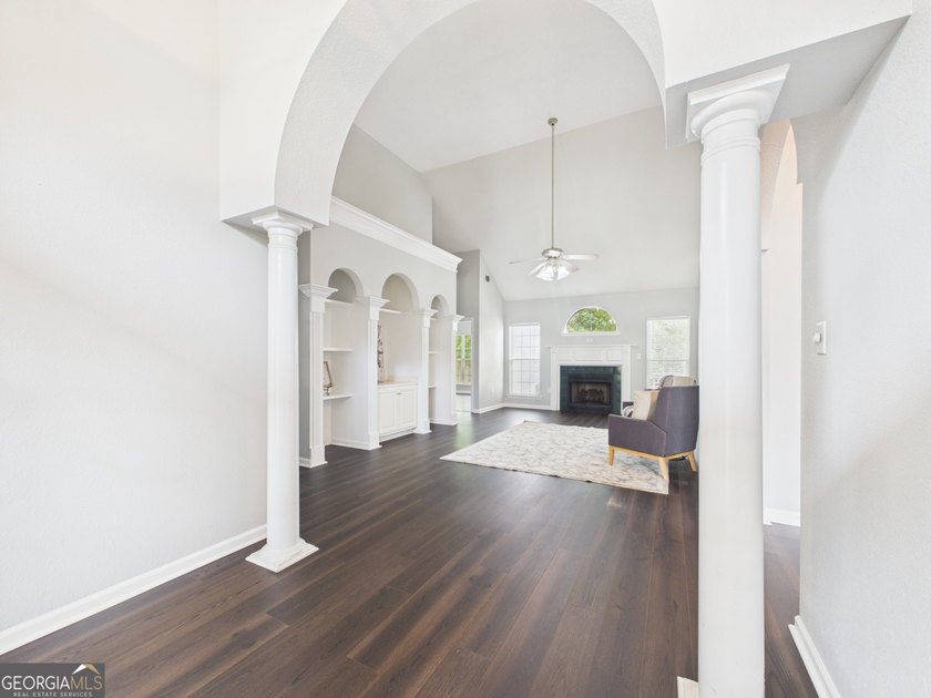 Welcome home to this beautiful 2-bedroom, 2-bath residence in - photo 6