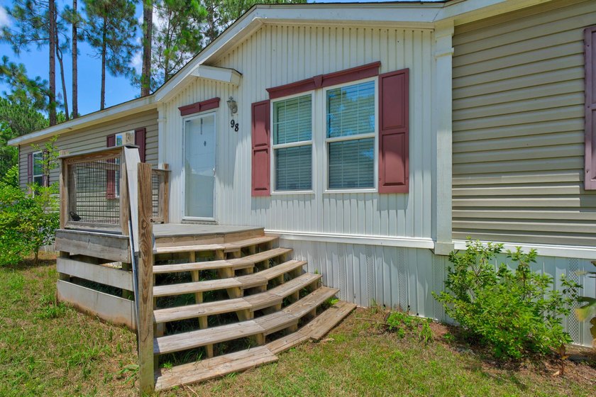 Spacious 5-bedroom, 3-bath mobile home built in 2017, offering - photo 9