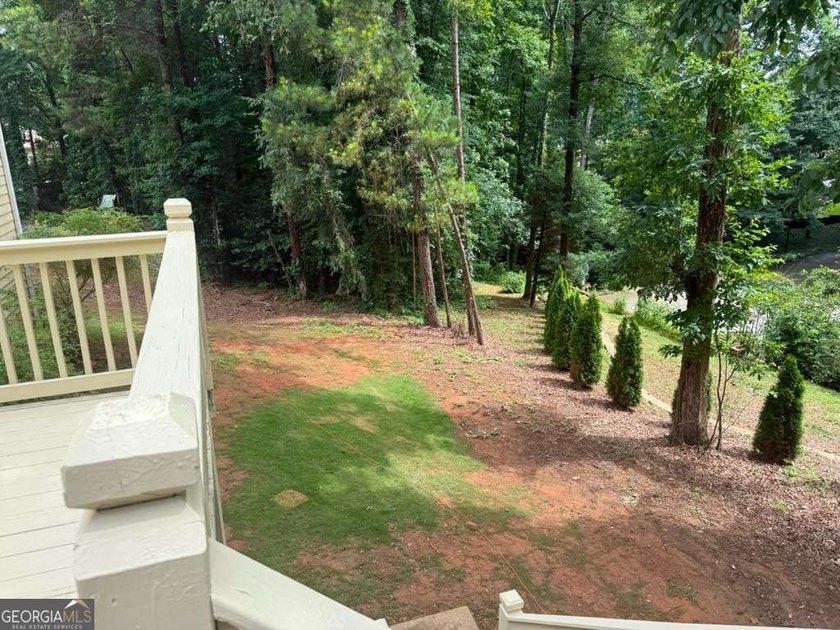 Gorgeous 4 bedroom 2.5 bath traditional style home with stunning - photo 4