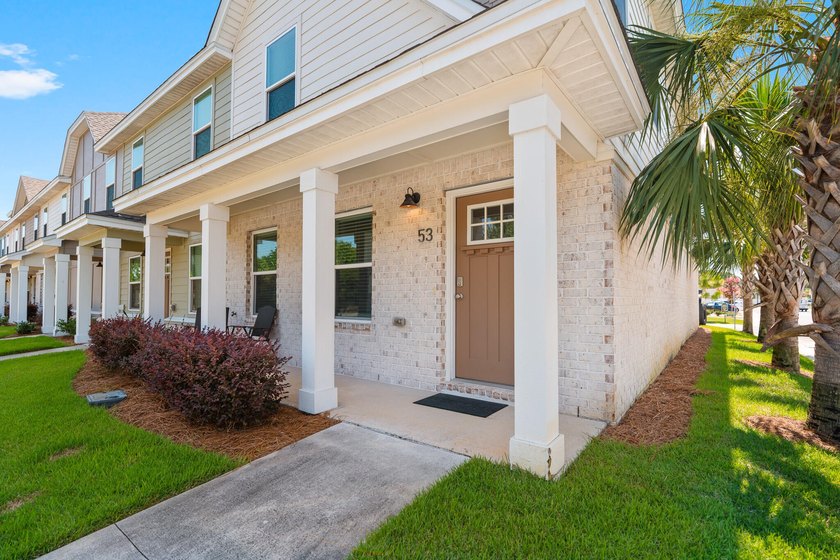 Sought-After Corner Unit in the Heart of Destin - Just Minutes - photo 2