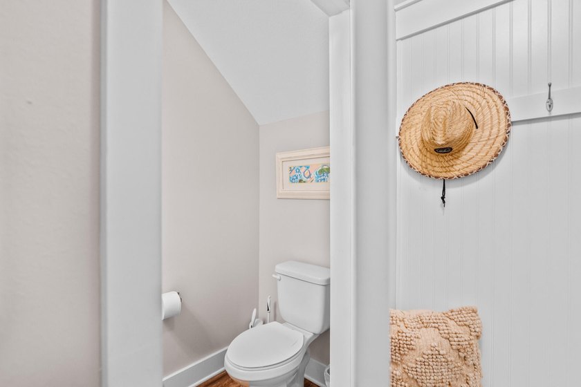 Sought-After Corner Unit in the Heart of Destin - Just Minutes - photo 8