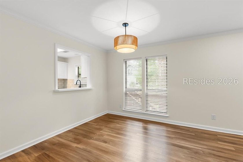 Beautifully remodeled &amp; meticulously maintained 4-bed 3-bath - photo 11