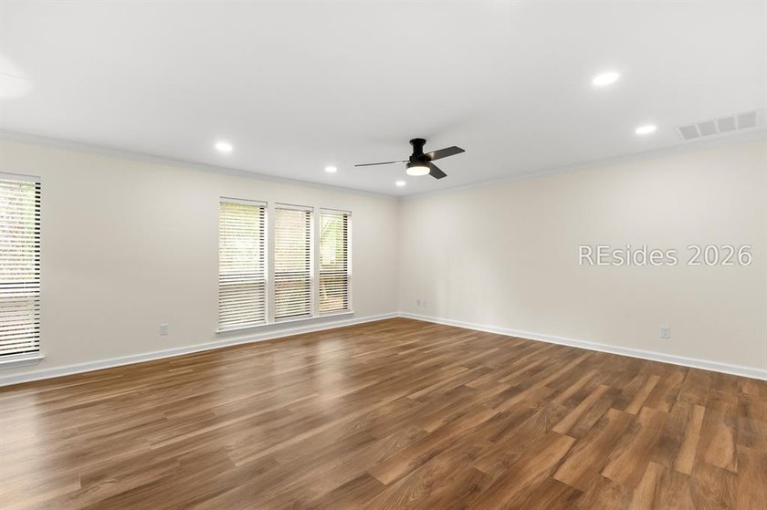 Beautifully remodeled &amp; meticulously maintained 4-bed 3-bath - photo 13