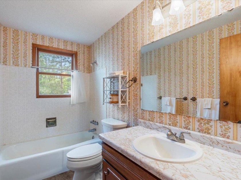 Welcome to classic lake life on highly sought-after Ten Mile - photo 15