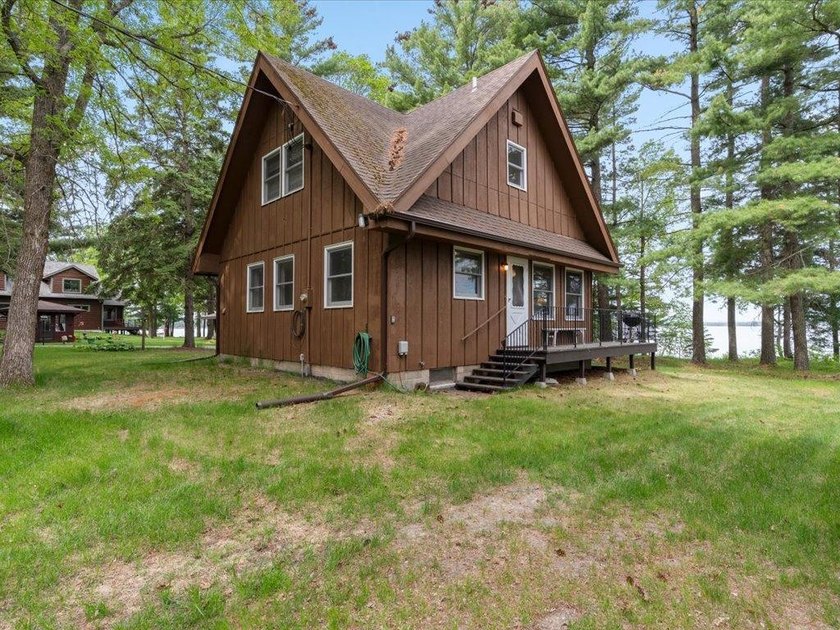 Welcome to classic lake life on highly sought-after Ten Mile - photo 19