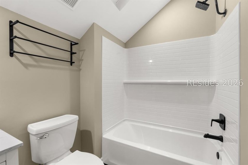 Beautifully remodeled &amp; meticulously maintained 4-bed 3-bath - photo 27
